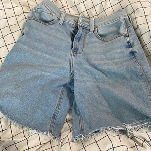 Hollister Ultra High-Rise Dad Short 7”